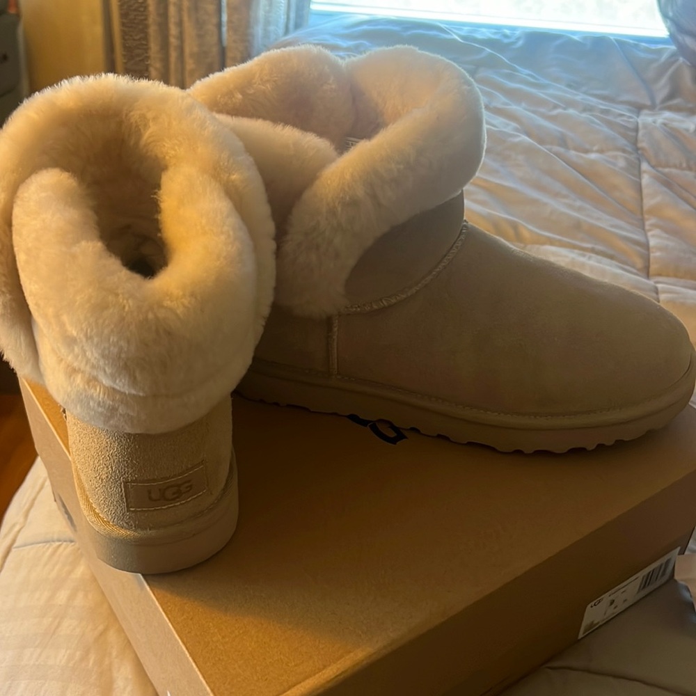 COPY - New UGG tan short boots